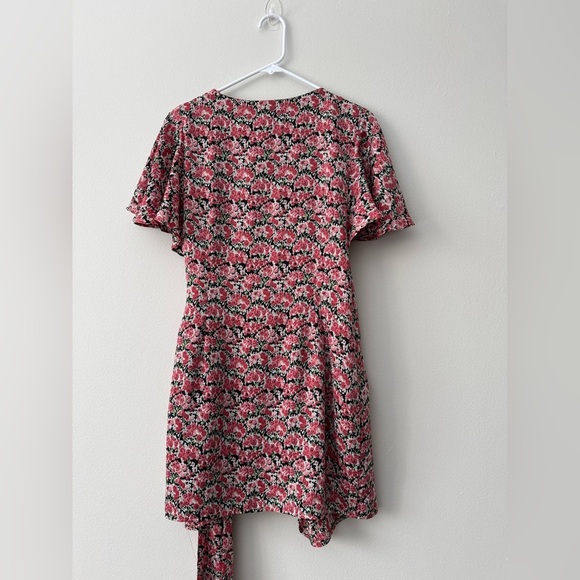 DRESS FORUM Floral-Print Satin Wrap Mini Dress - Picture 10 of 14